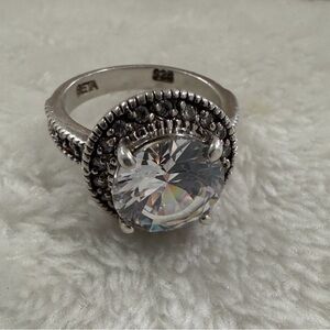 SETA-925 Silver Ring with Zirconia Gemstone